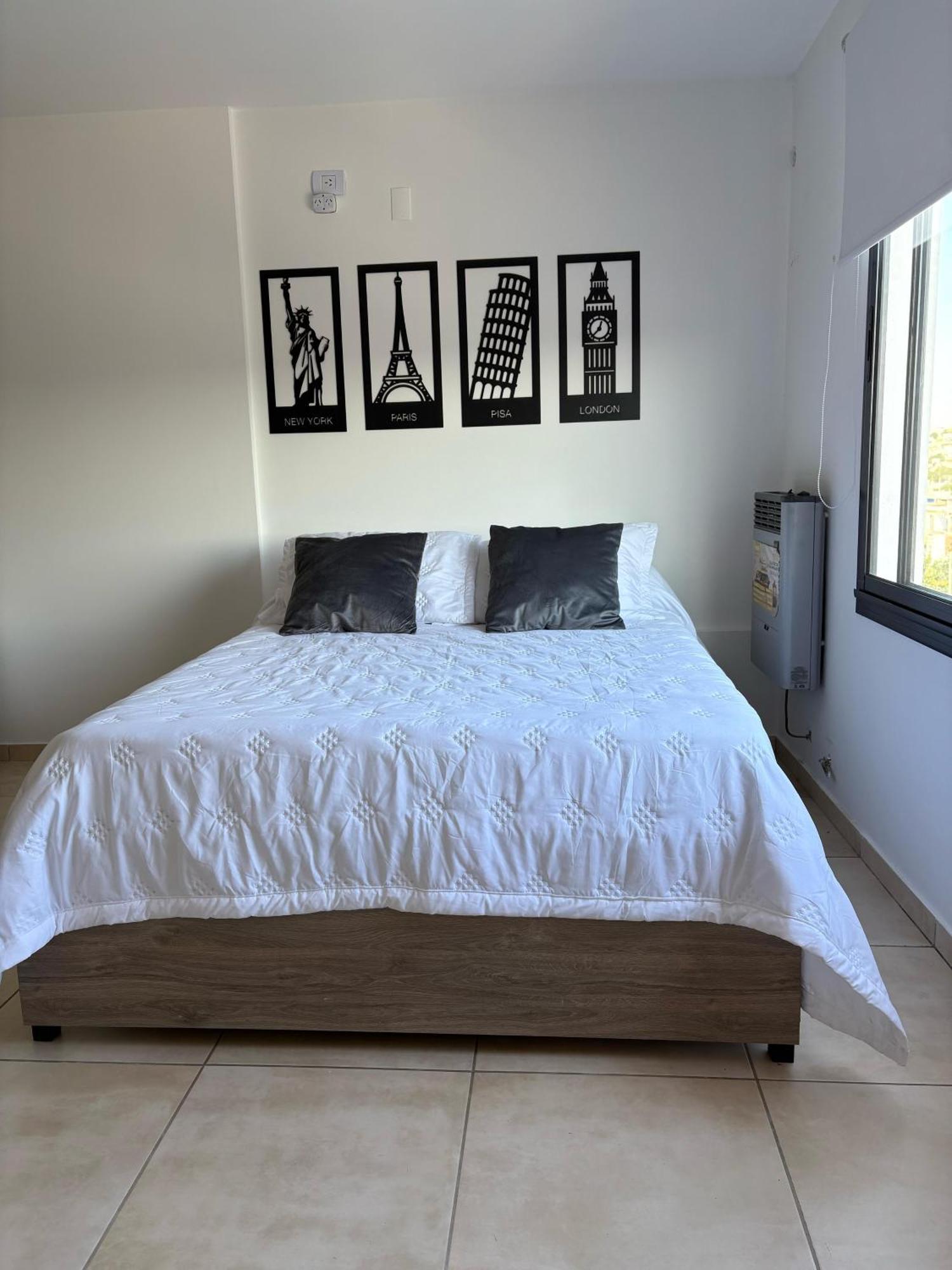 Luminoso Dpto Con Vista Panoramica Y Cochera Techada Apartamento Córdoba